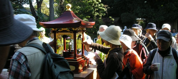 (写真)甘茶サービス