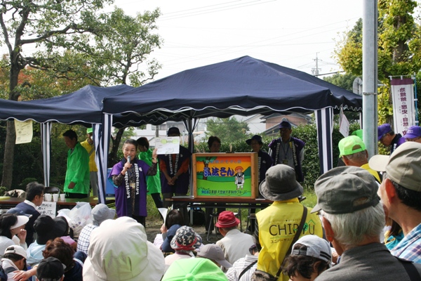 (写真)紙芝居上演