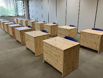 市立図書館特別閲覧室机