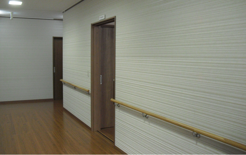 （写真）例）廊下の手摺設置