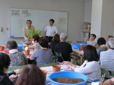 （写真）かきつばた植付講習会