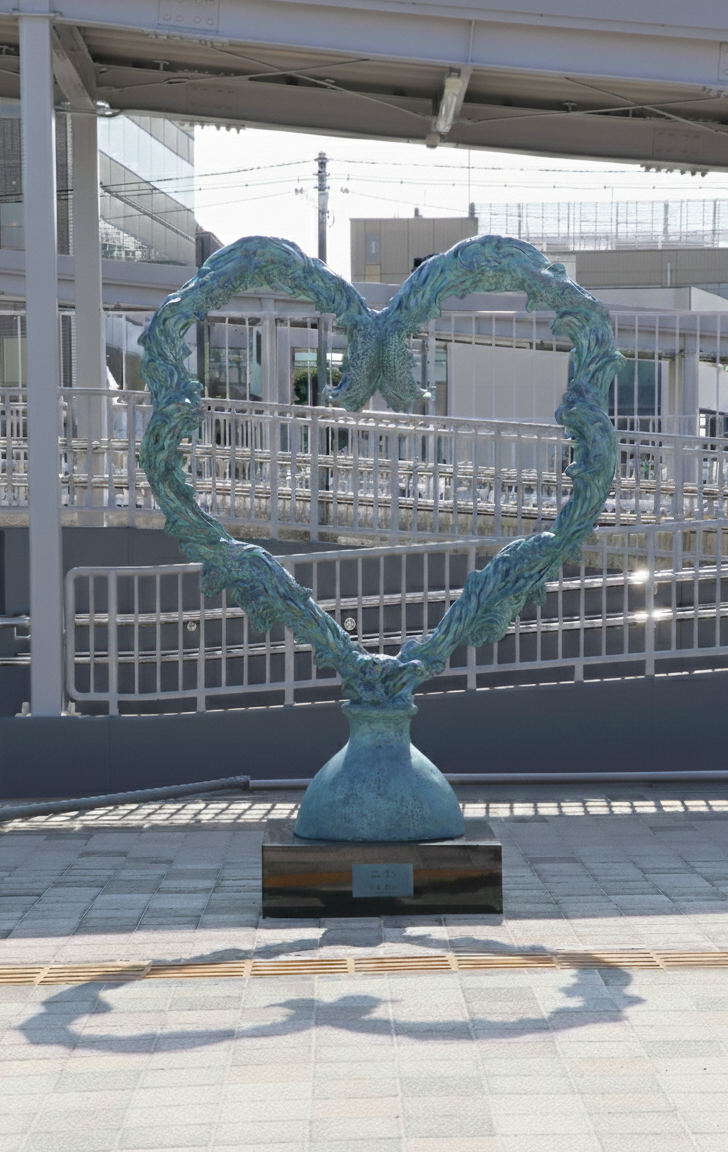 彫刻作品「こい」写真