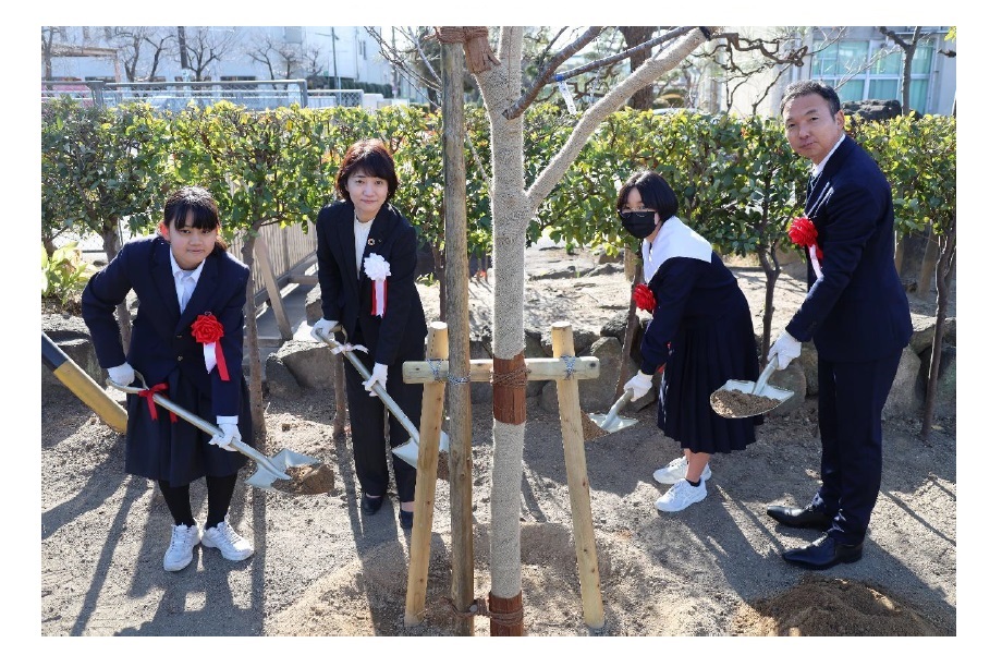 つながる桜プロジェクト2年目植樹式の様子2