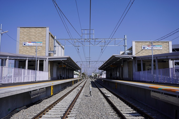 新しい三河知立駅構内